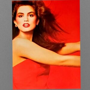 Cindy Crawford Photo Meaningful Beauty